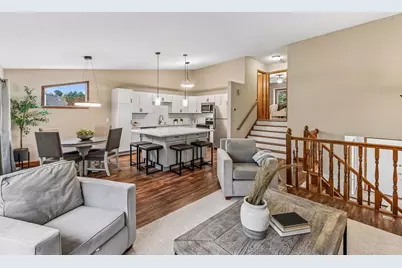 3607 Sussex Place, Minnetonka, MN 55345 - Photo 2