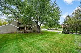1905 Shenandoah Ct, Plymouth, MN 55447 - Photo 12
