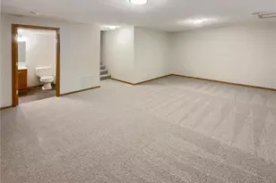 1054 Pacific St, Saint Paul, MN 55106 - Photo 8