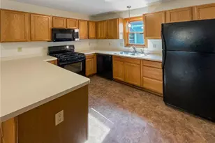1054 Pacific St, Saint Paul, MN 55106 - Photo 2