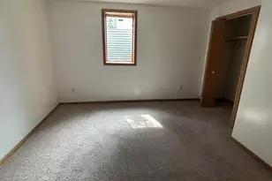 1054 Pacific St, Saint Paul, MN 55106 - Photo 10