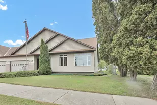 1020 S Oak St, Lake City, MN 55041 - Photo 2