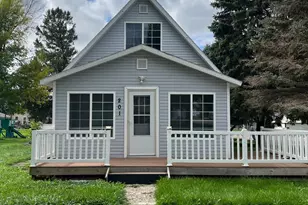 201 S Chestnut St, Ellsworth, MN 56129 - Photo 1