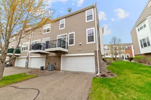 15726 Frisian Ln, Apple Valley, MN 55124 - Photo 4