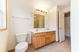 15726 Frisian Ln, Apple Valley, MN 55124 - Photo 18