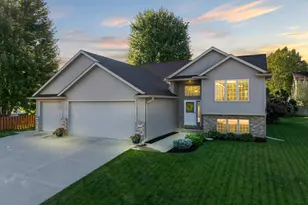 1926 Hart Dr SW, Rochester, MN 55902 - Photo 2