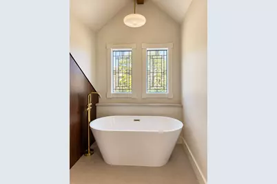 383 Portland Avenue #Carriage House, Saint Paul, MN 55102 - Photo 4