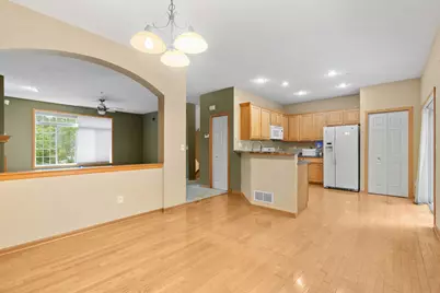 8841 Brunswick Path, Inver Grove Heights, MN 55076 - Photo 10
