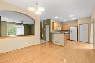 8841 Brunswick Path, Inver Grove Heights, MN 55076 - Photo 10