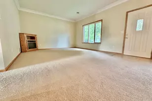 1112 Travis Rd, Marshall, MN 56258 - Photo 4