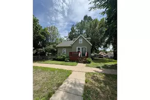 878 Monroe Ct, Saint Paul, MN 55102 - Photo 2