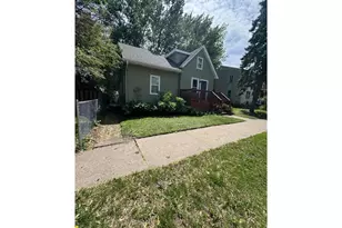 878 Monroe Ct, Saint Paul, MN 55102 - Photo 1