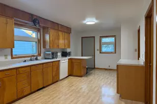 421 9th St, International Falls, MN 56649 - Photo 6