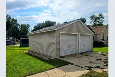 504 6th Avenue SW, Pipestone, MN 56164 - Photo 4