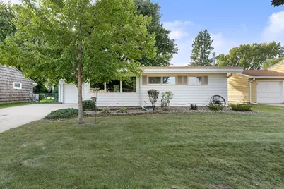 1405 5th Street NW, Austin, MN 55912 - Photo 2