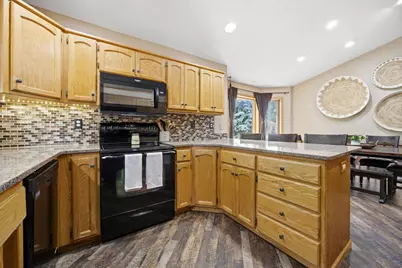 1709 33 1/2 Street S, Moorhead, MN 56560 - Photo 10