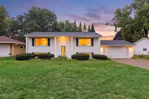 1616 Sandhurst Ave E, Maplewood, MN 55109 - Photo 1
