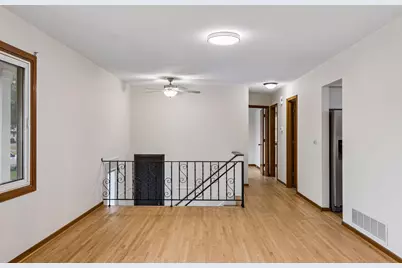 1616 Sandhurst Avenue E, Maplewood, MN 55109 - Photo 12