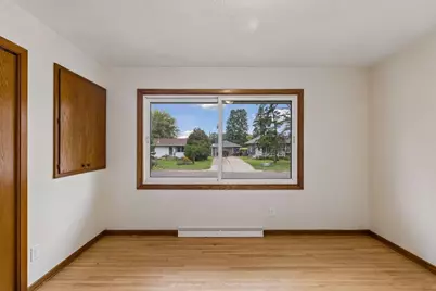 1616 Sandhurst Avenue E, Maplewood, MN 55109 - Photo 36