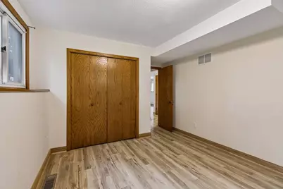 1616 Sandhurst Avenue E, Maplewood, MN 55109 - Photo 60