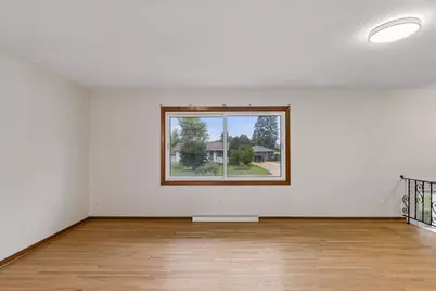 1616 Sandhurst Avenue E, Maplewood, MN 55109 - Photo 14