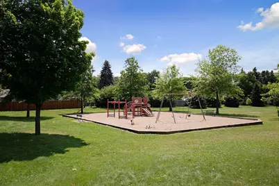 1616 Sandhurst Avenue E, Maplewood, MN 55109 - Photo 76