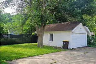 922 E 1st St, Fairmont, MN 56031 - Photo 32