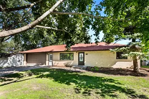 2566 Beacon St, Roseville, MN 55113 - Photo 1