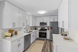 2566 Beacon St, Roseville, MN 55113 - Photo 1