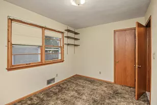 830 Pedersen St, Saint Paul, MN 55119 - Photo 10
