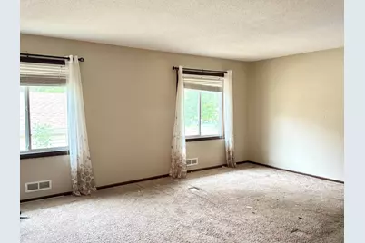 10498 Yorktown Lane N, Maple Grove, MN 55369 - Photo 10