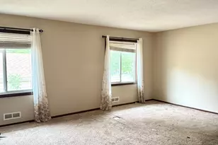 10498 Yorktown Ln N, Maple Grove, MN 55369 - Photo 10
