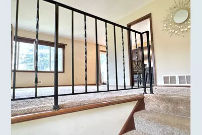 10498 Yorktown Lane N, Maple Grove, MN 55369 - Photo 8