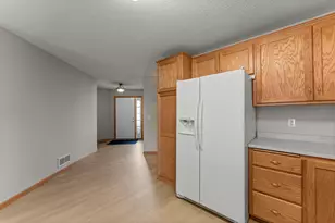 2187 Cleveland Way S, Cambridge, MN 55008 - Photo 10