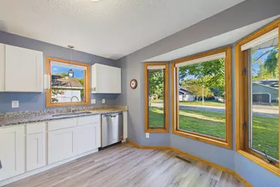 7081 Upper 36th Street N, Oakdale, MN 55128 - Photo 4