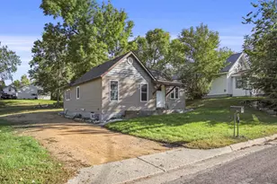 316 Paquin Street W, Waterville, MN 56096 - Photo 4