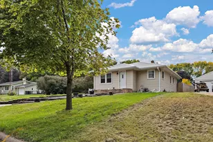 455 Division St, Gaylord, MN 55334 - Photo 2