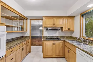 124 Natchez Ave N, Golden Valley, MN 55422 - Photo 12