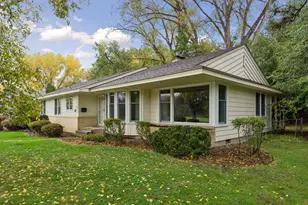 124 Natchez Ave N, Golden Valley, MN 55422 - Photo 2