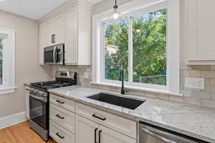 902 Hunt Pl, Saint Paul, MN 55114 - Photo 8
