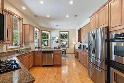 18711 Farmstead Circle, Eden Prairie, MN 55347 - Photo 4