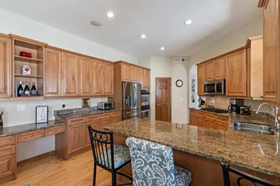 18711 Farmstead Circle, Eden Prairie, MN 55347 - Photo 6