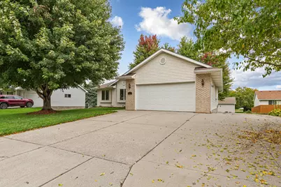 812 Lancer Drive NE, Owatonna, MN 55060 - Photo 4