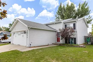 2909 29th Ave Cir S, Moorhead, MN 56560 - Photo 2