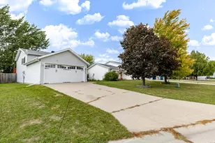 2909 29th Ave Cir S, Moorhead, MN 56560 - Photo 4