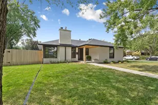 5400 Richmond Ln, Edina, MN 55436 - Photo 2