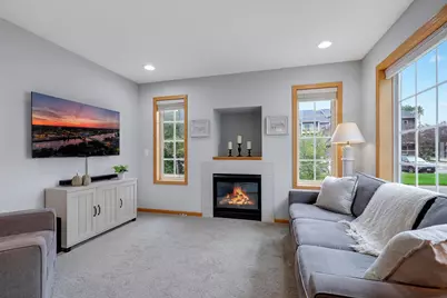 1645 County Road D E, Maplewood, MN 55109 - Photo 2