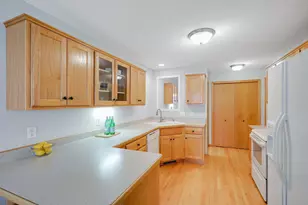 1645 County Rd D E, Maplewood, MN 55109 - Photo 4