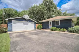 4600 Nord Dr, Bloomington, MN 55437 - Photo 4