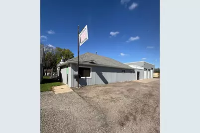 614 Rice Lake Street, Owatonna, MN 55060 - Photo 2
